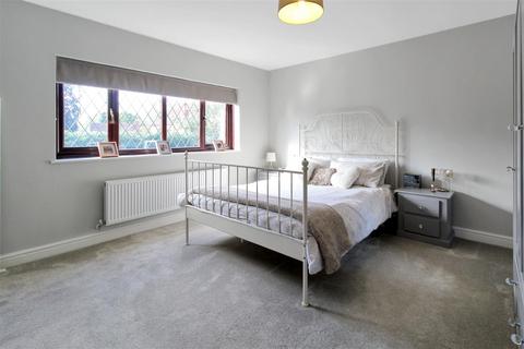 5 Elliotts Orchard, Barford, Warwick, CV35 8ED
