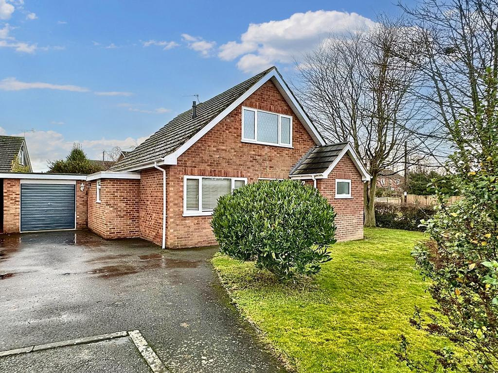 Bakers Furlong, Burghill, Hereford, HR4 2 bed detached bungalow for