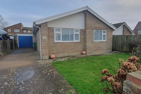 3 bedroom bungalow for sale - Firle Road, Peacehaven, East Sussex, BN10