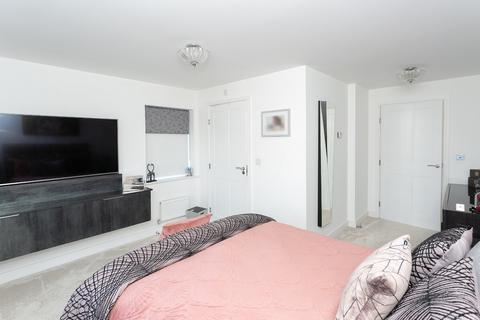 5 Griffiths Close, Bushey, WD23 3EY