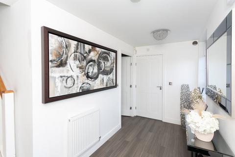 5 Griffiths Close, Bushey, WD23 3EY