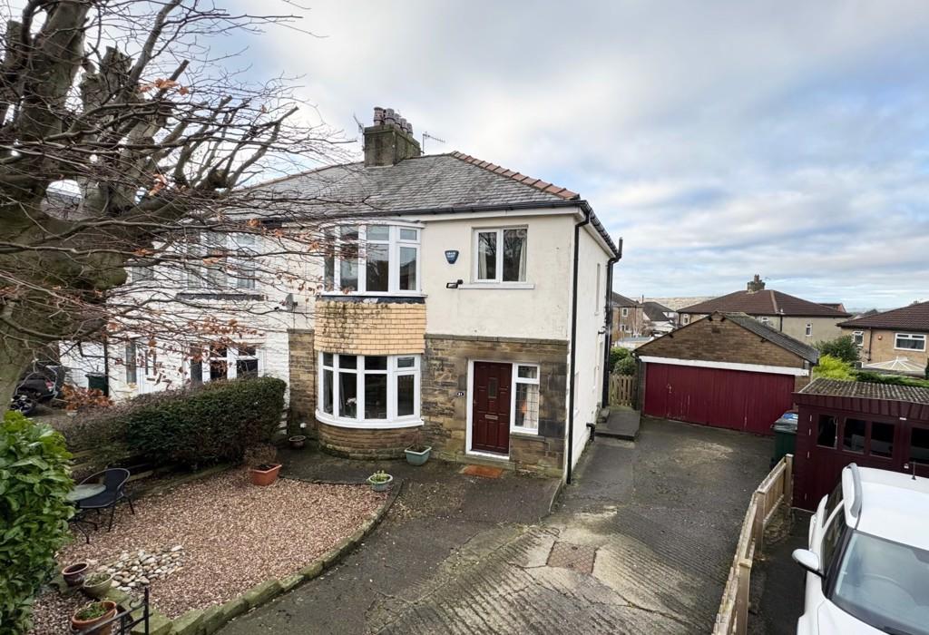 Moorhead Crescent, Moorhead, Shipley, West Yorkshire 3 bed semi