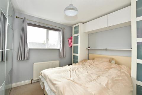 3 bedroom end of terrace house for sale, Cricklade Avenue, Romford, Essex