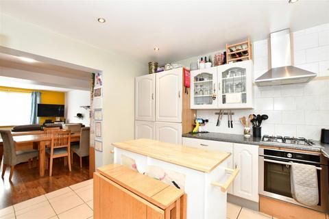3 bedroom end of terrace house for sale, Cricklade Avenue, Romford, Essex