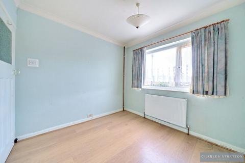 27a Erith Crescent, Romford, RM5 3JP