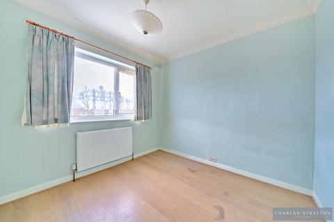 27a Erith Crescent, Romford, RM5 3JP
