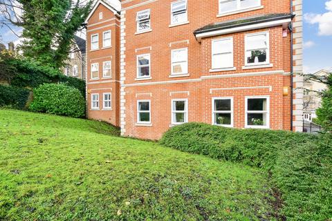 Flat 1, 2 Ward Close, South Croydon, CR2 7JZ