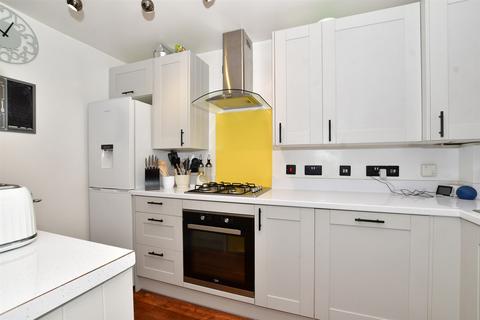 Flat 1, 2 Ward Close, South Croydon, CR2 7JZ