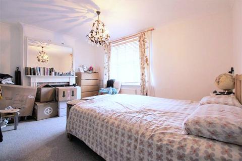 3 bedroom terraced house to rent, Graham Road, Worthing, West Sussex, BN11