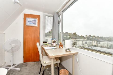 64 Dudley Road, Folkestone, CT19 6DA