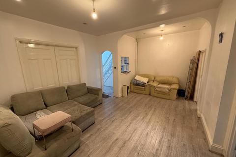 4 bedroom terraced house to rent, Mortlake Road, Ilford, Essex, IG1