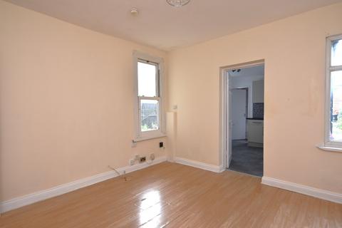 1 bedroom apartment for sale, West Road, Shoeburyness, Essex, SS3