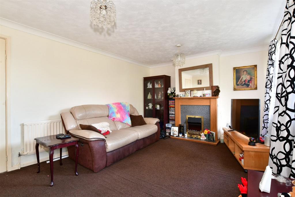Sundridge Drive, Walderslade, Chatham, Kent 3 bed terraced house for