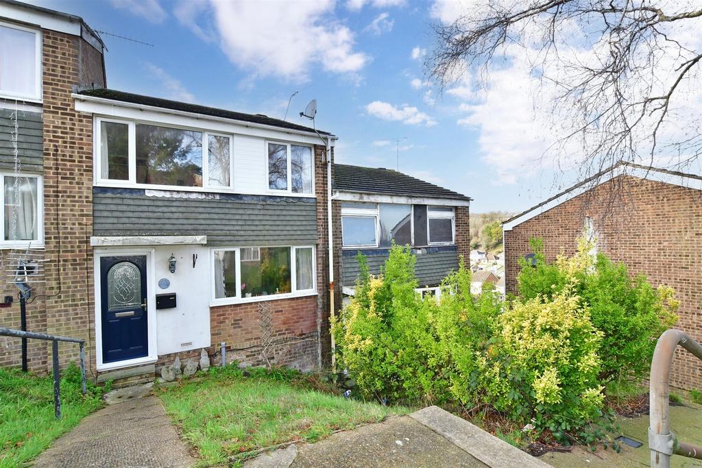 Sundridge Drive, Walderslade, Chatham, Kent 3 bed terraced house for