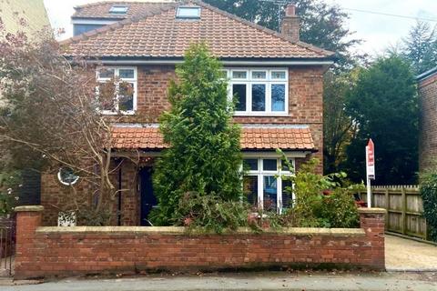 4 bedroom detached house for sale, Scarborough Road, Driffield, YO25 5DS