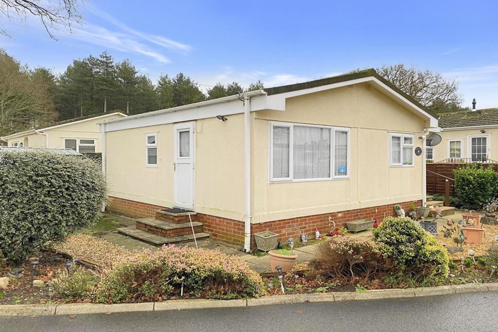 1 Bedroom Park Home