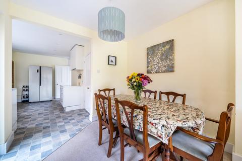 68 Loop Road, Woking, GU22 9BQ