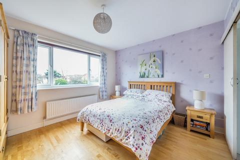 68 Loop Road, Woking, GU22 9BQ