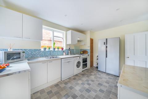 68 Loop Road, Woking, GU22 9BQ