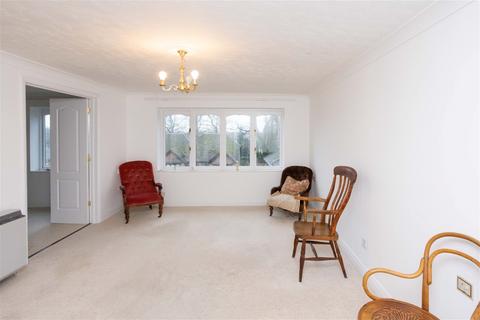2 bedroom flat for sale, Within an over 60's retirement development in Hawkhurst