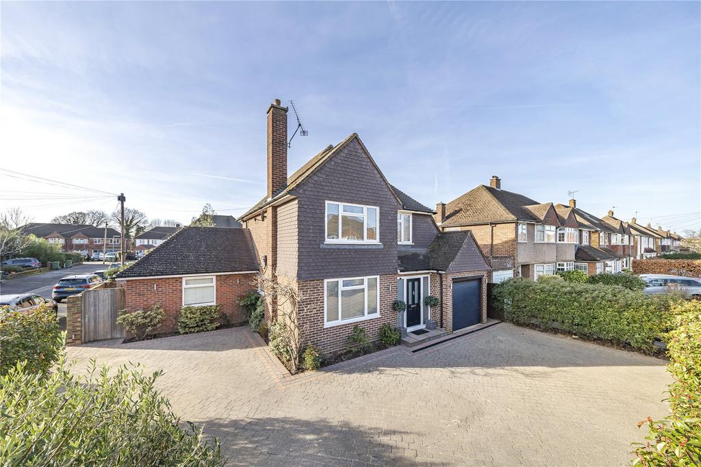 York Gardens, Walton On Thames... 4 bed detached house for sale £975,000