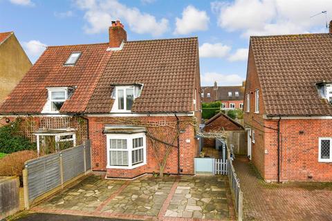 3 bedroom cottage for sale - Walton On The Hill, Walton On The Hill, Tadworth, Surrey