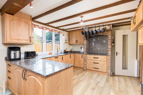 140 Copthorne Road, Felbridge, East Grinstead, RH19 2PD