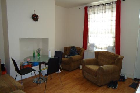 6 Cleveleys Road, Leeds, LS11 0AE