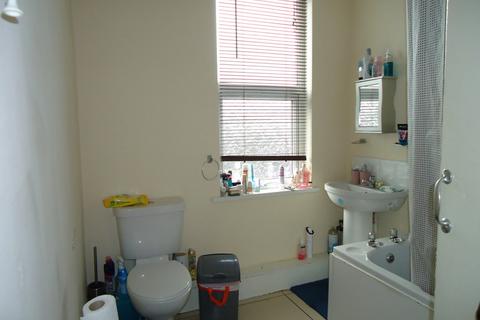 6 Cleveleys Road, Leeds, LS11 0AE