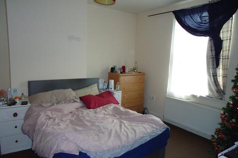 6 Cleveleys Road, Leeds, LS11 0AE