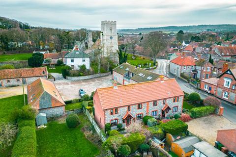 3 bedroom semi-detached house for sale, Weybourne