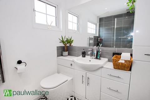 20 Mcgredy, Cheshunt, Waltham Cross, EN7 6JZ