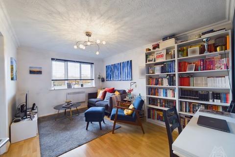 1 bedroom flat for sale, Elmdon Road, South Ockendon