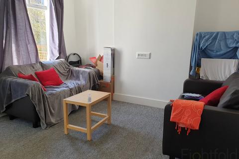 3 bedroom flat to rent, Sandown Road, Brighton