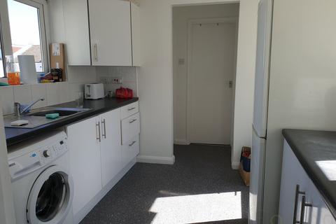 3 bedroom flat to rent, Sandown Road, Brighton