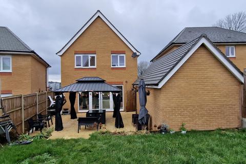 3 bedroom detached house for sale, HUNTING DRIVE, Luton LU2