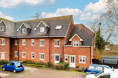 2 bedroom apartment for sale, Green Farm Road, Newport Pagnell, MK16