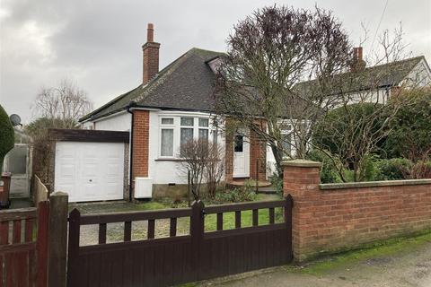 3 bedroom detached bungalow for sale, Crow Furlong, Hitchin