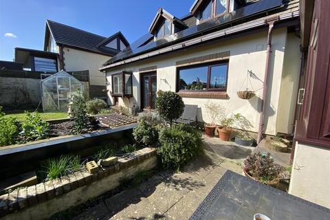 4 bedroom detached house for sale, Maes-y-Cadno, Pen Y Bryn, Fishguard