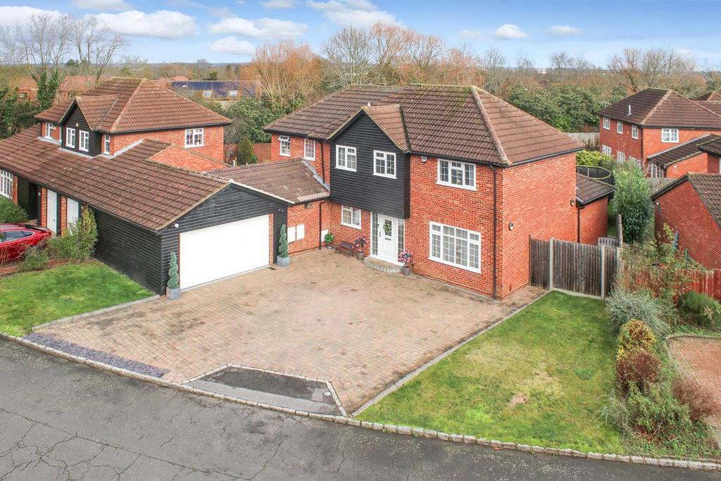 Upper Stone Hayes, Great Linford, Milton Keynes 5 bed detached house