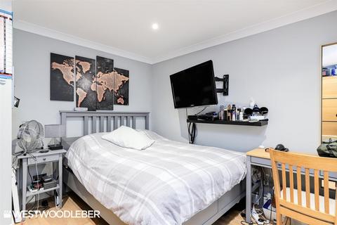 39 Beechfield, Hoddesdon, EN11 9QG