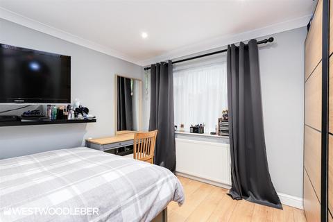 39 Beechfield, Hoddesdon, EN11 9QG