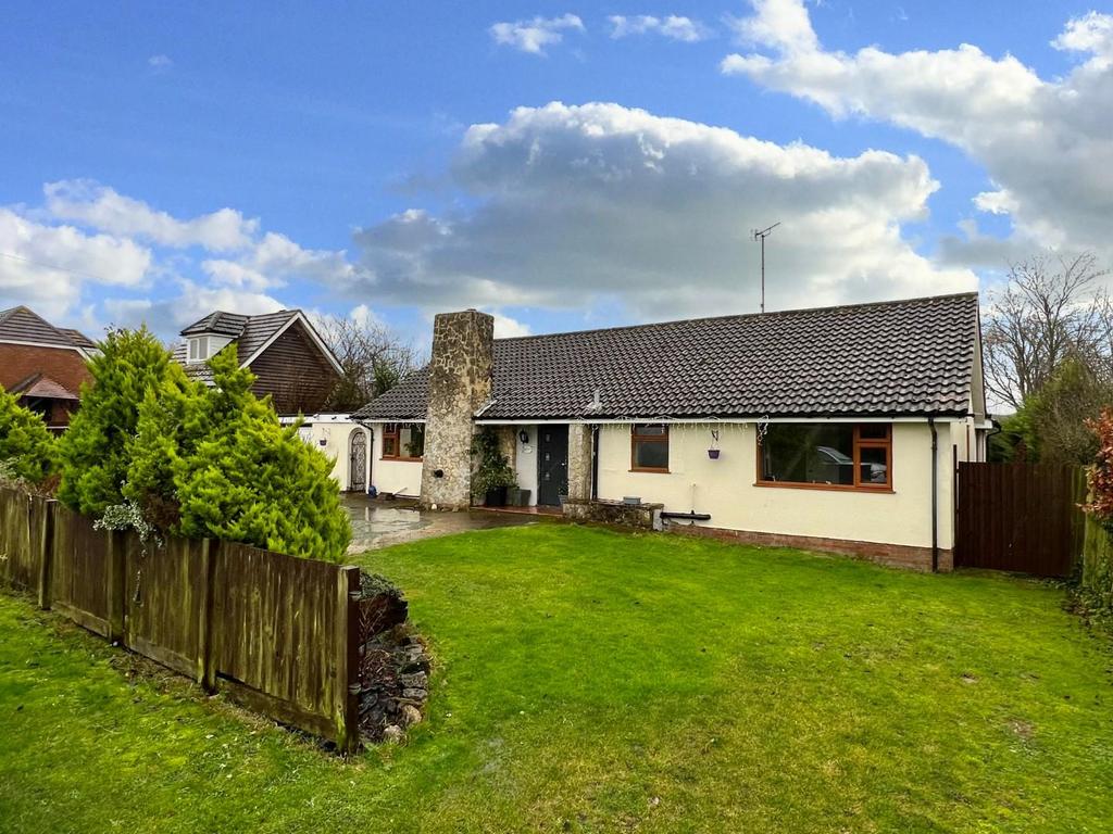 Aldington Frith, Ashford, Kent 4 bed detached bungalow for sale £650,000