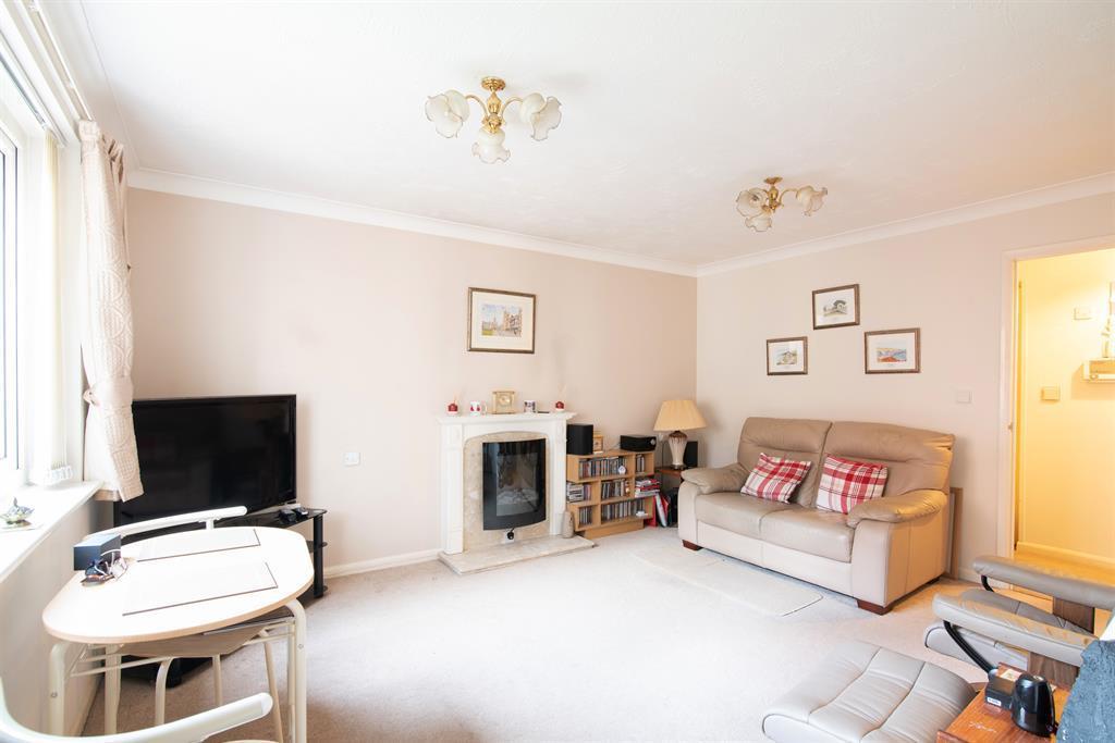 Mavis Grove, Hornchurch 2 bed retirement property for sale £240,000