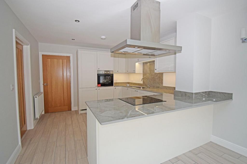 45 Holly Road, kitchen a.jpg