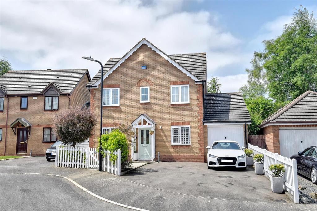 Primrose Drive, Kingsnorth, Ashford 5 bed detached house for sale £