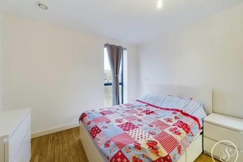 2 bedroom flat to rent, Cross Green Lane, Leeds