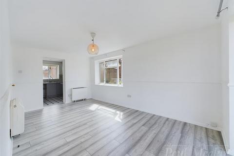 11 Betchworth Way, New Addington, Croydon, CR0 0TT