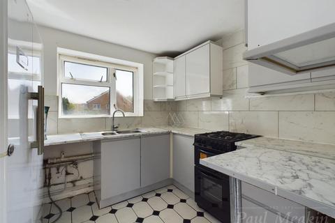 11 Betchworth Way, New Addington, Croydon, CR0 0TT