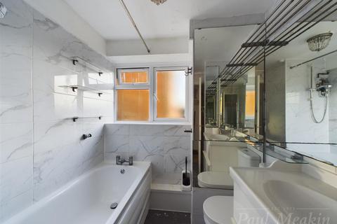 11 Betchworth Way, New Addington, Croydon, CR0 0TT